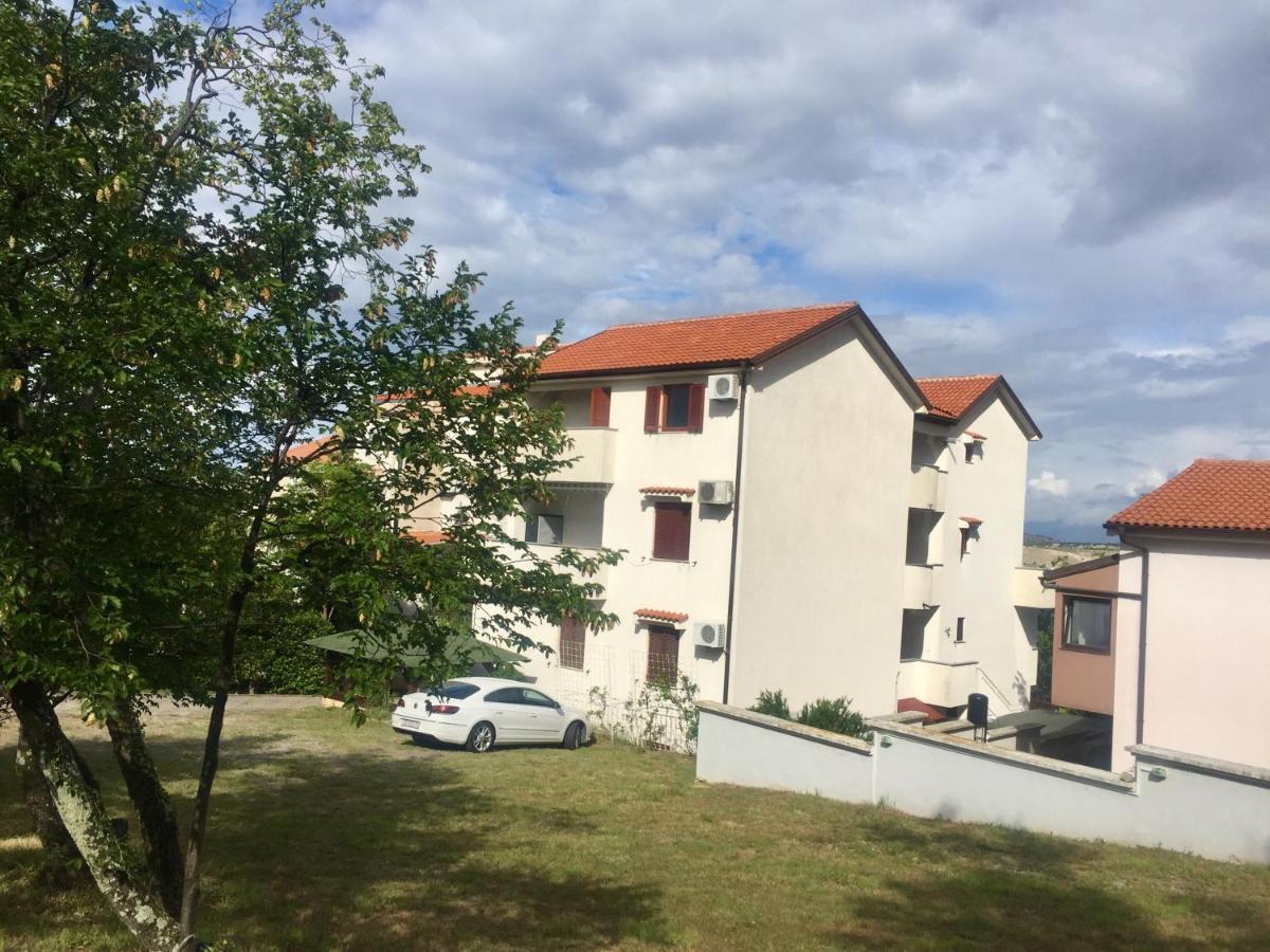 Appartamento Amz Ap4 Jadranovo Esterno foto